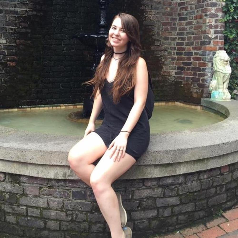 Meet your Posher, Kira